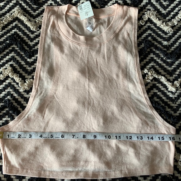 ALO  Heatwave Yoga Crop Top - Picture 6 of 7